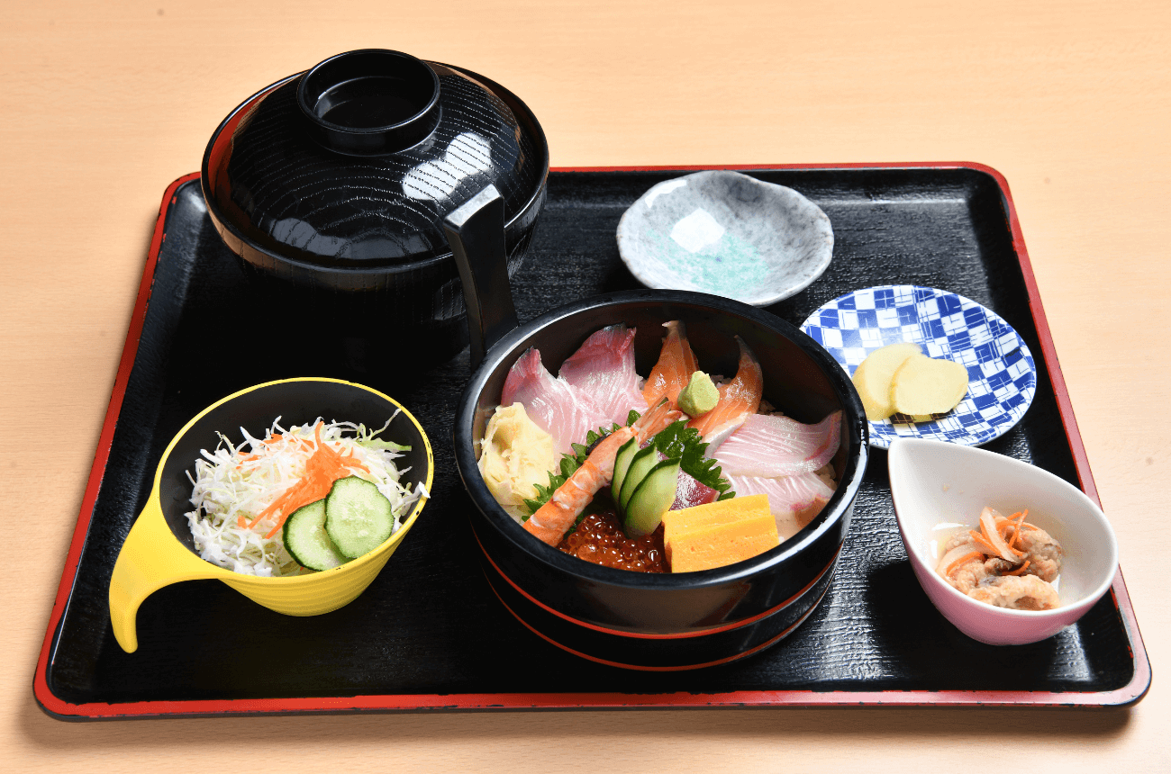 ⑤水産店直営の海鮮料理専門店 レストランでいただく鮮度抜群の海鮮丼!